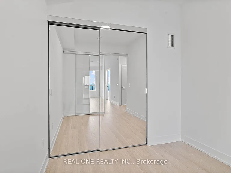 60 Central Park Dr #1602 — Photo 19