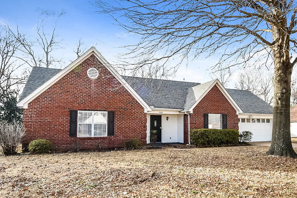 4 bed, 2.0 bath, 1966 sqft, $2,870 — Photo 1