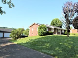 609 Stovall Ln, Grayson, KY 41143