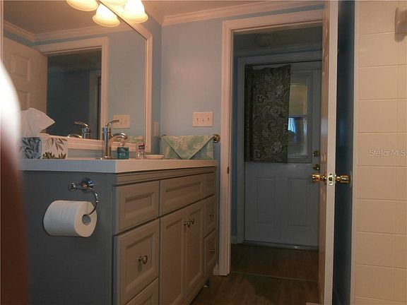 2nd image of 3347 Hampshire Dr