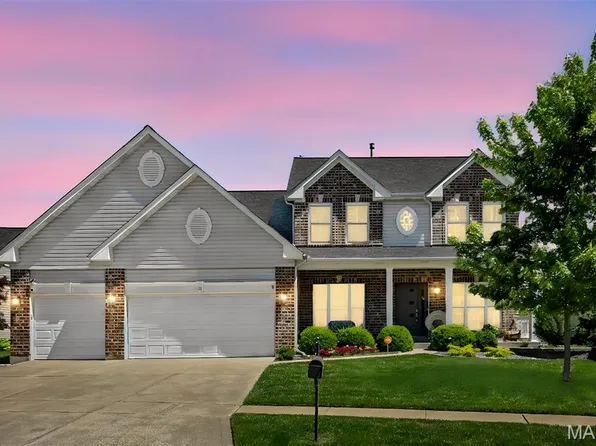 46 Heritage Pointe Cir, Fenton, MO 63026