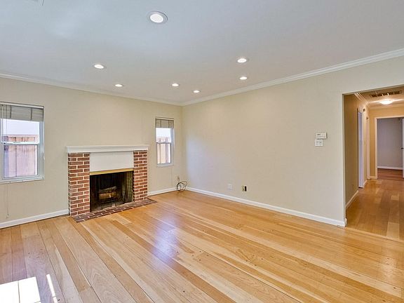 4th image of 479 Dymond Ct