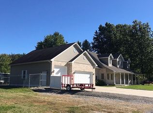 15918 Menzel Manor Dr, Carlyle, IL 62231