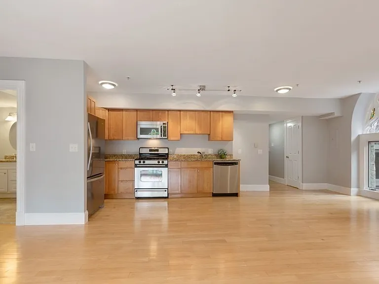 45 W Broadway #306 — Photo 4