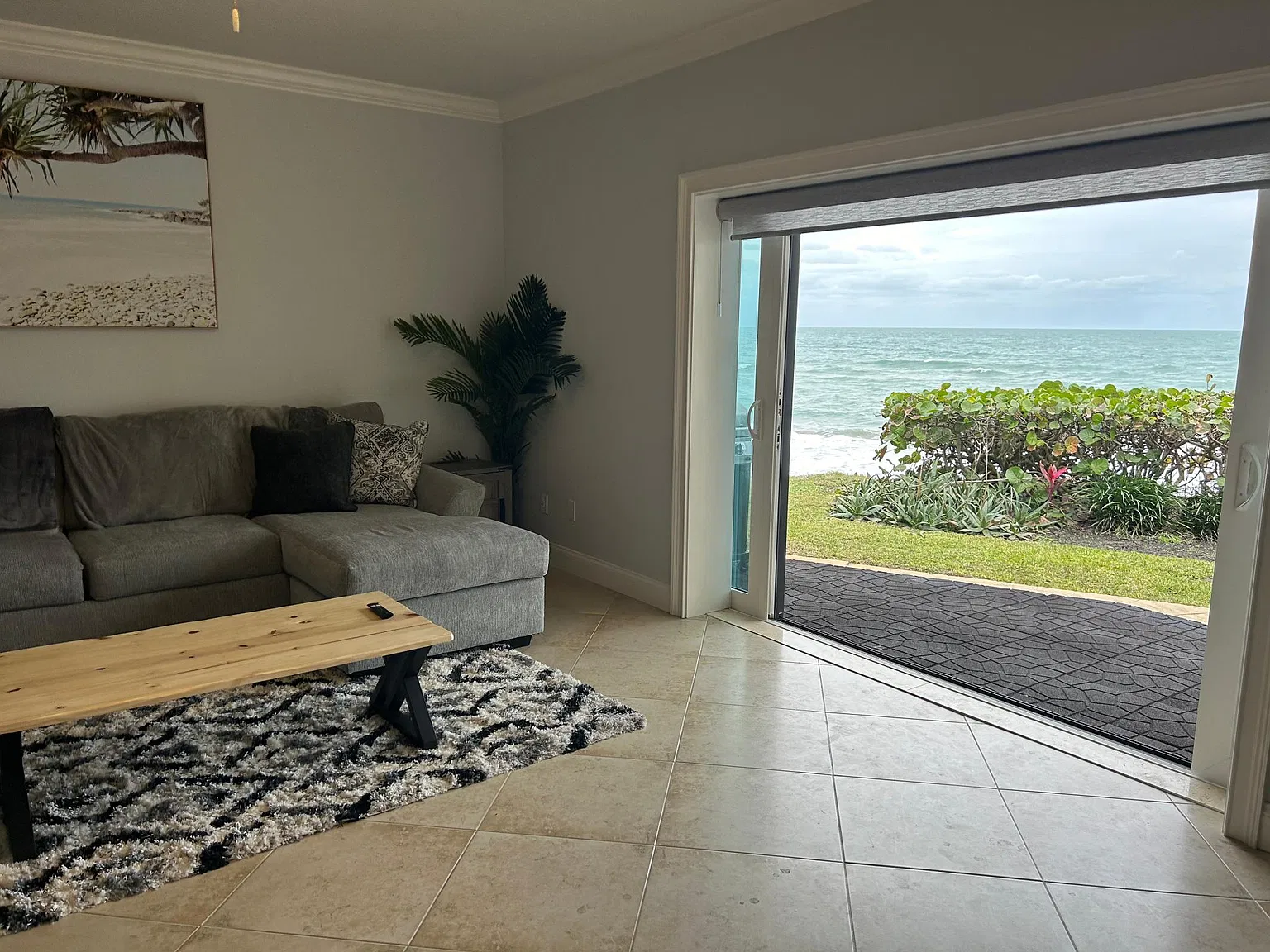 2 bed, 2.5 bath, 1600 sqft, $5,500 — Photo 2