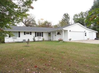 W8437 Cummings Rd, Wautoma, WI 54982