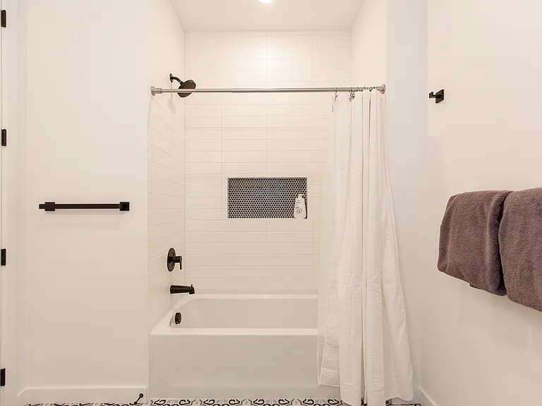 4204 Ravalli St #205 — Photo 15