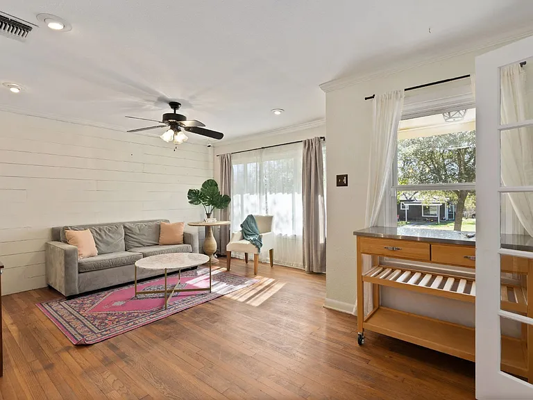 431 Irvington Dr — Photo 4