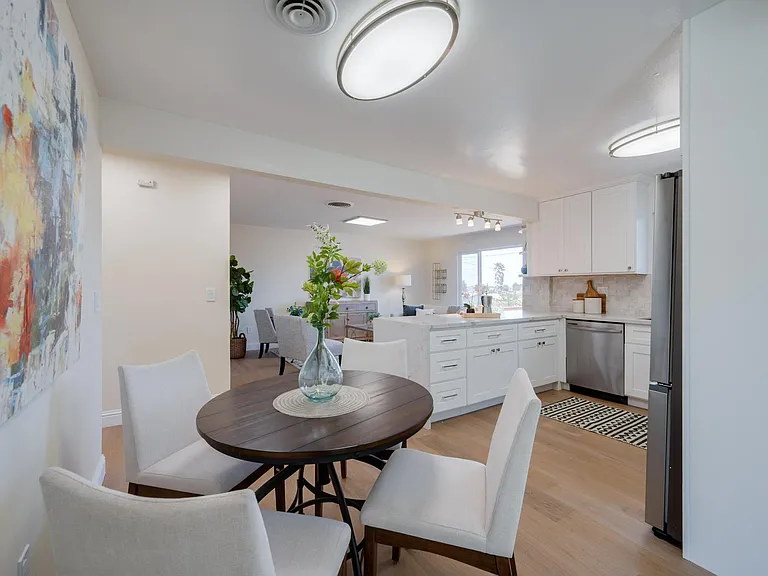 490 Jean Cir — Photo 6