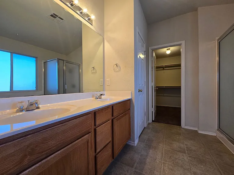 4708 Golden Gate Dr — Photo 16