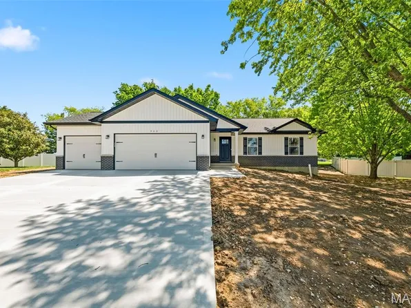 400 Chantilly Ct, Warrenton, MO 63383