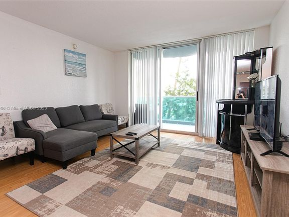 3rd image of 4001 S Ocean Dr APT 2M