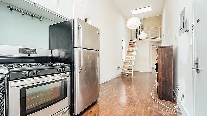 Rented by Friedman Mayer, LREB | media 2