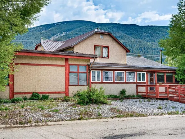 12145 S 21ave, Blairmore, AB T0K 0E0