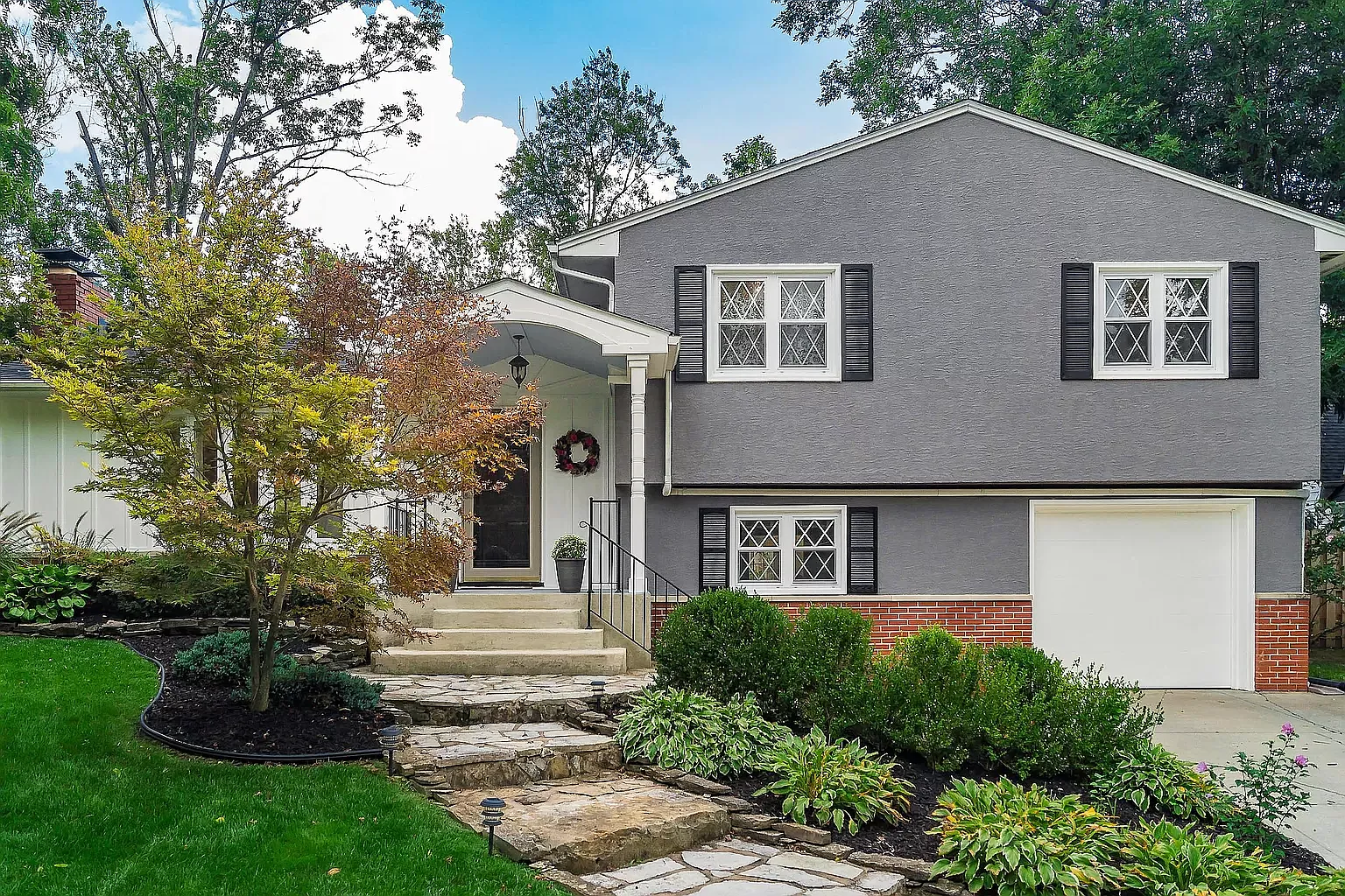 2497 Fishinger Rd photo 1