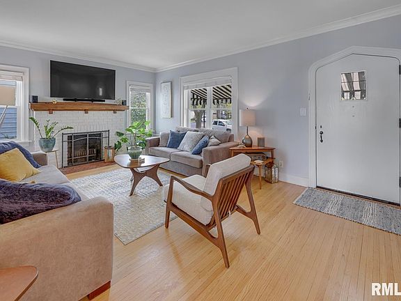 4th image of 207 E Embert Pl