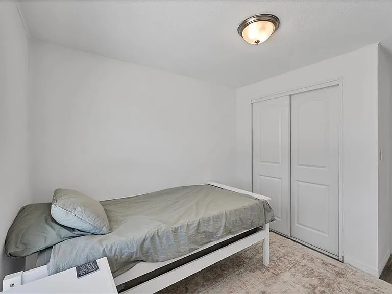 3280 Holly Ave — Photo 27