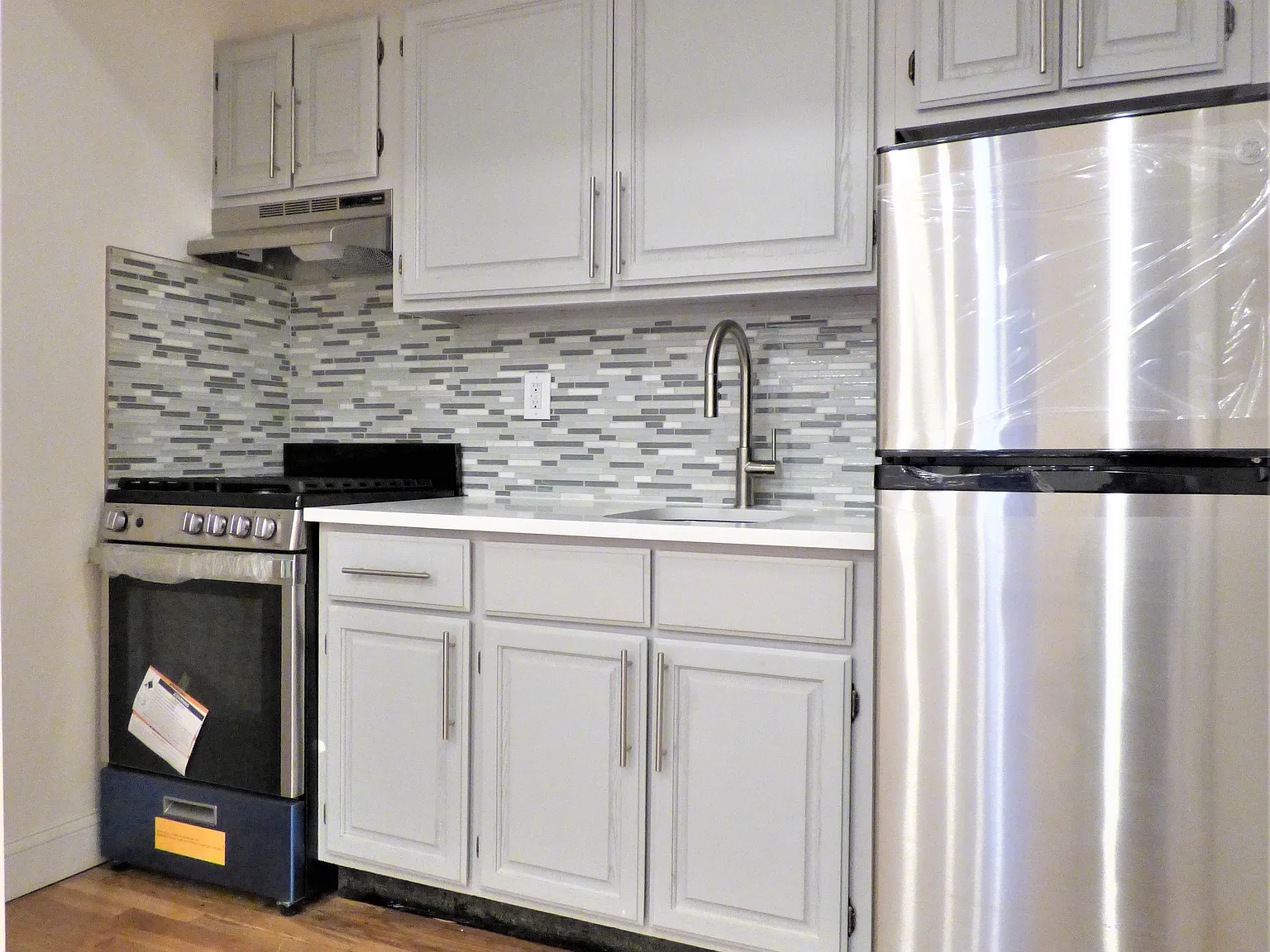 525 East 5th Street — Photo 4