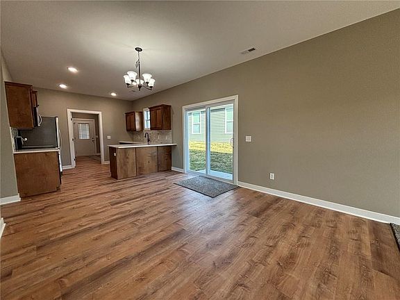 5th image of 4807 S Creek Woods Dr