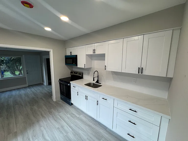 2835 Polk St #A — Photo 7