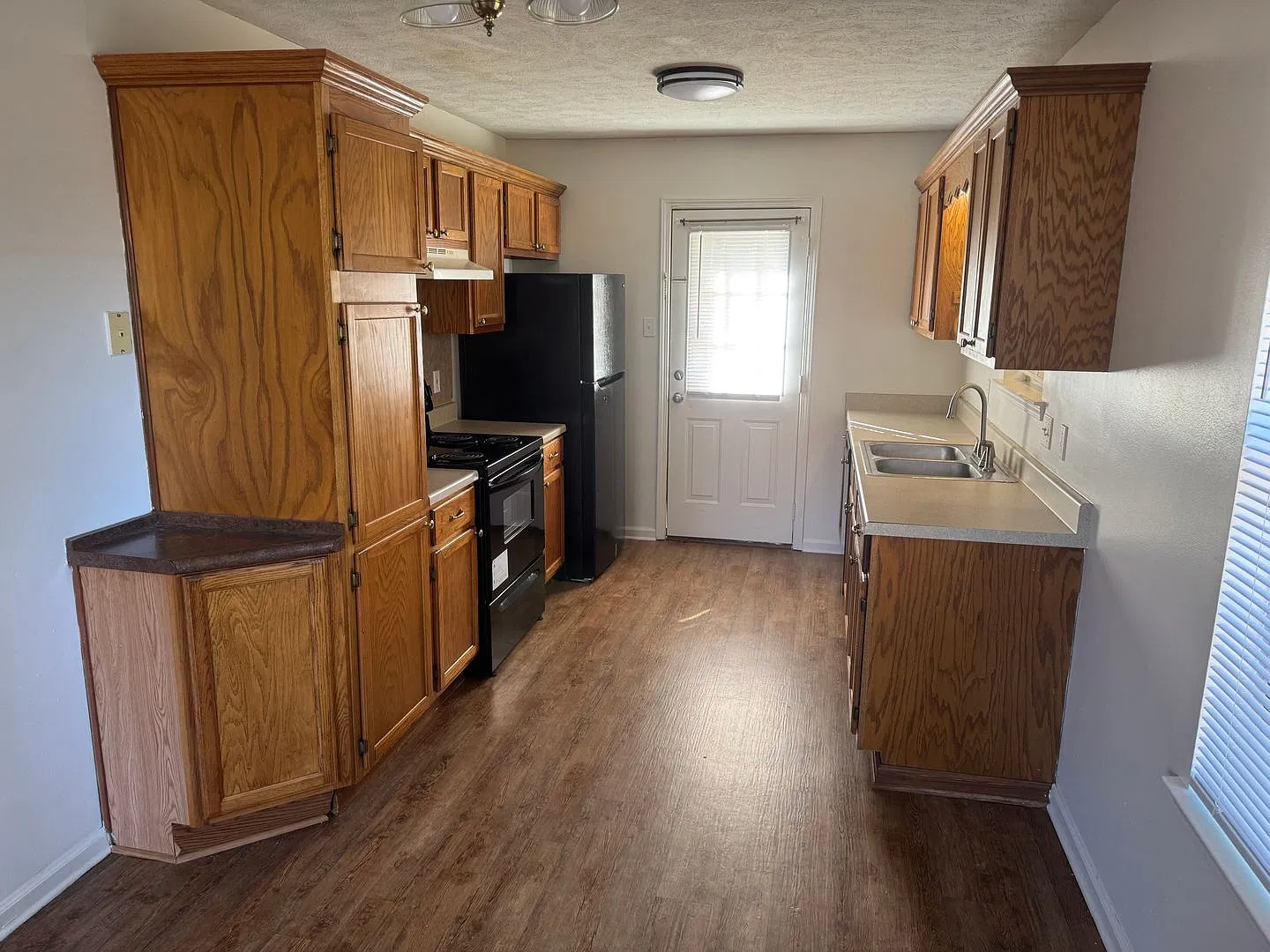1495 Joyner — Photo 3