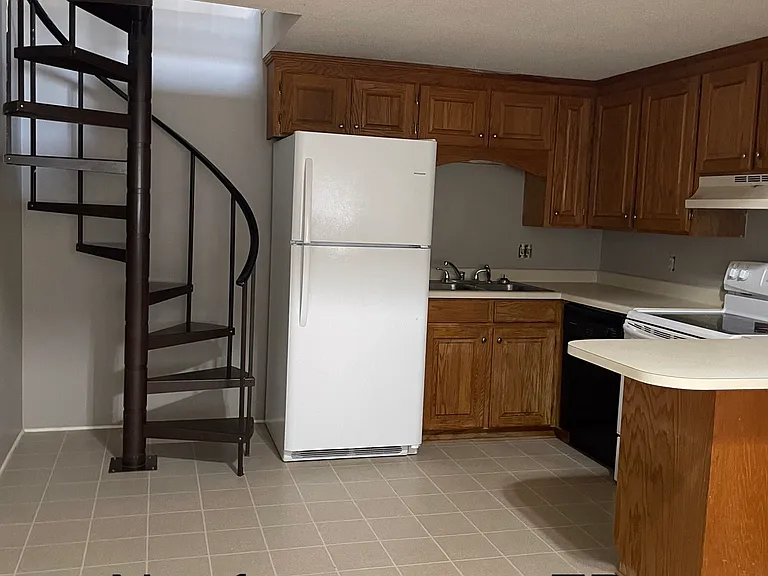 170C Willow Creek Blvd #1 — Photo 2