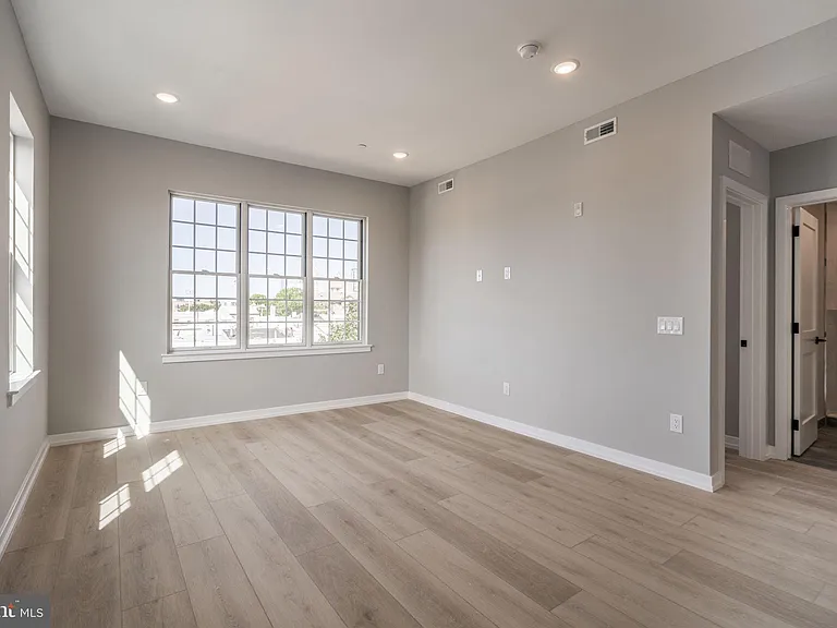 713 S Mildred St #4B — Photo 3