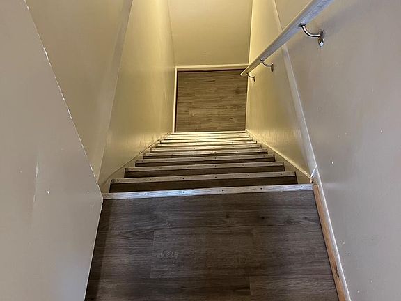 4th image of 8202 Tomlinson Ct
