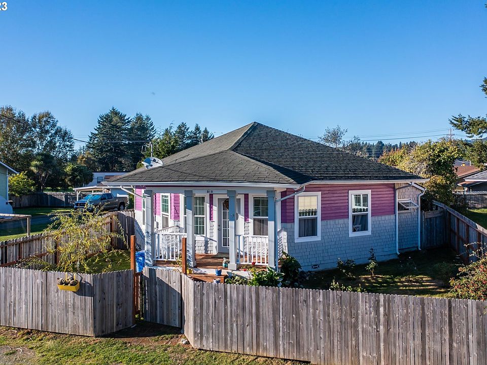 518 Pine St, Brookings, OR 97415 MLS 23373564 Zillow