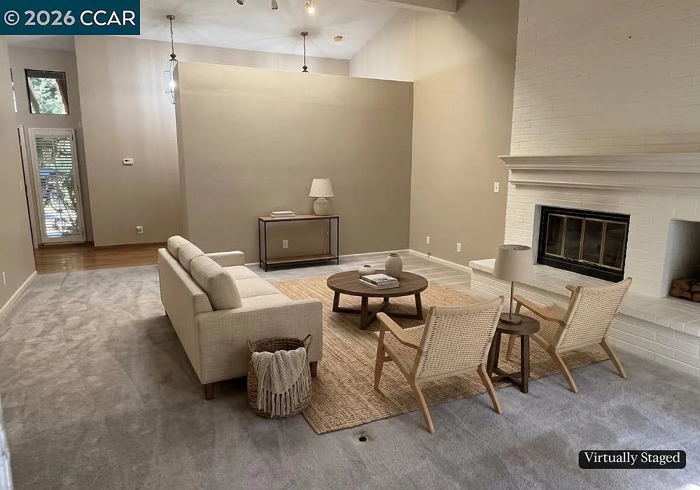 4 bed, 2915 sqft, $5,200 — Photo 4