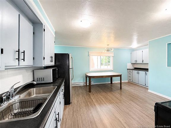 4th image of 46 Walsh St
