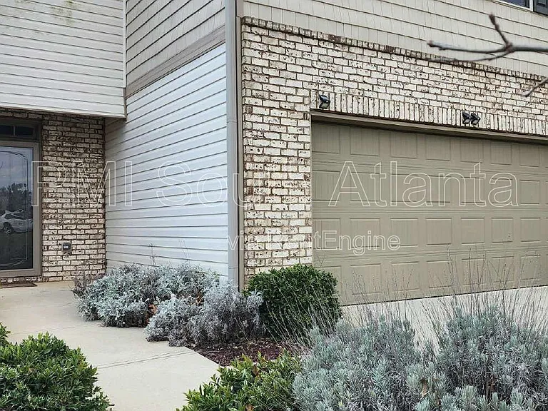 4040 Alveston Dr — Photo 2