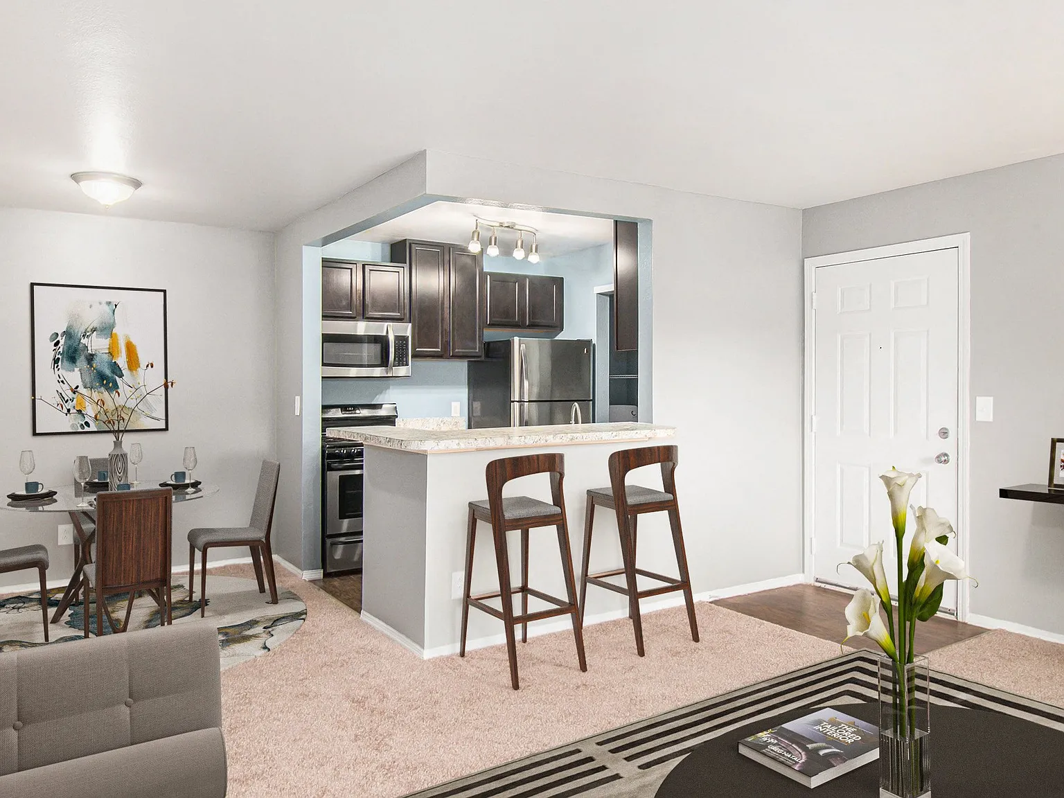 Westfield Club Apartments — Photo 2