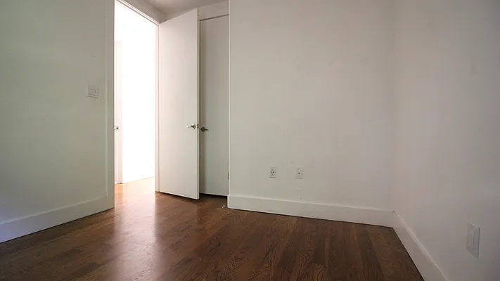 Rented by Nooklyn NYC LLC | media 50