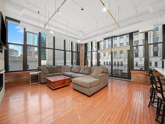 4th image of 333 W Hubbard St APT 513