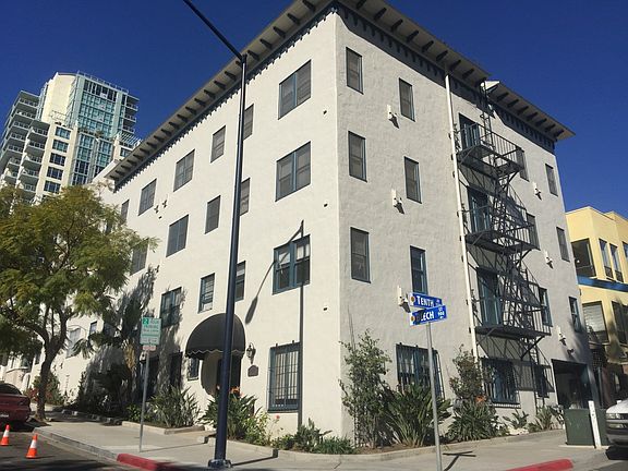 2nd image of 942 Beech St #13