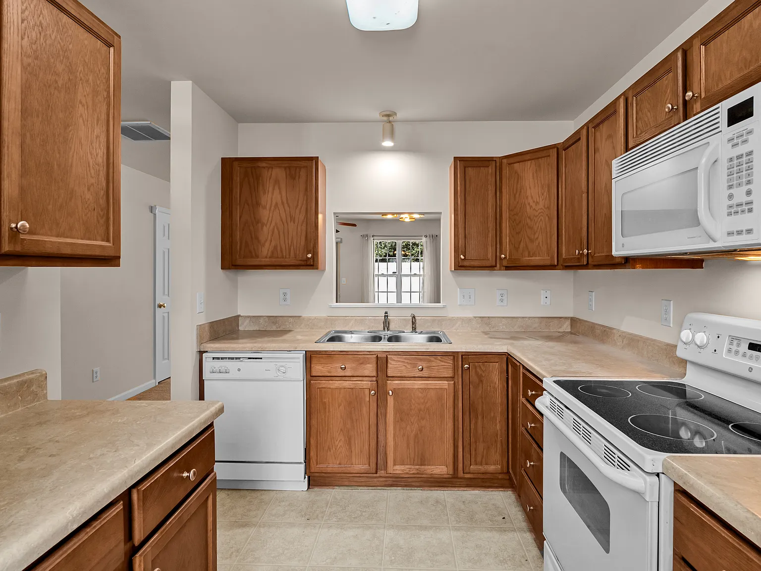 2 bed, 2.5 bath, 1071 sqft, $1,500 — Photo 4