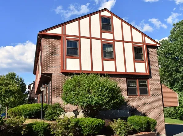 19 Scotty Hollow Dr #D, North Chelmsford, MA 01863