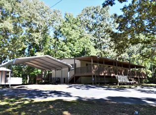 215 W McIntosh Cir, Whitesburg, GA 30185