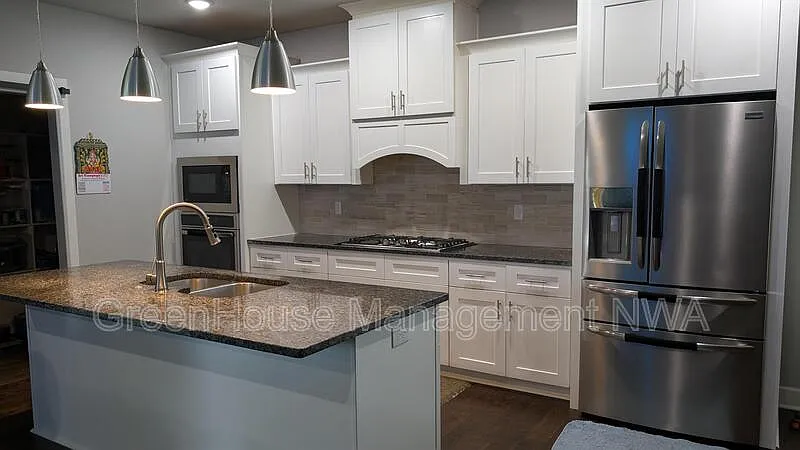 4 bed, 2.5 bath, 2667 sqft, $2,695 — Photo 3