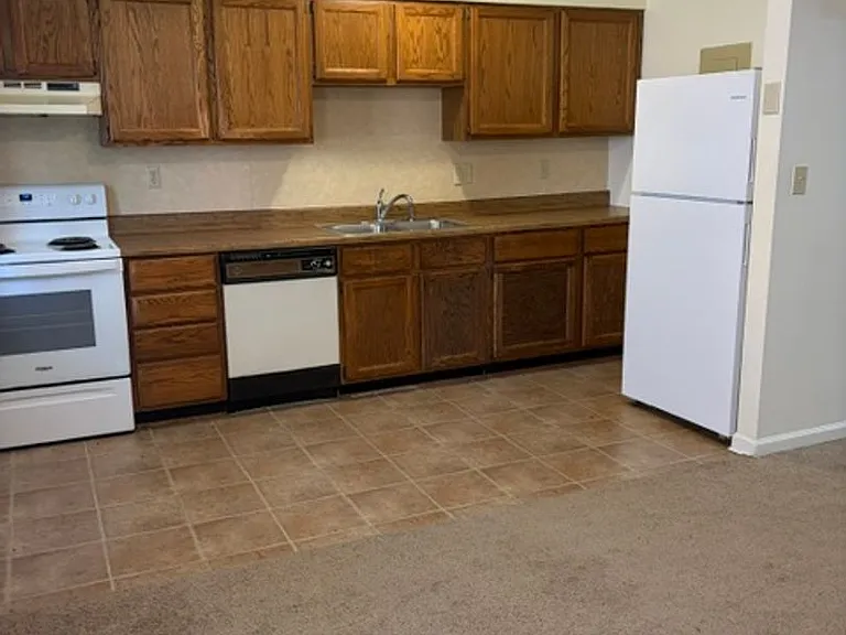 2813 Whitener St — Photo 9