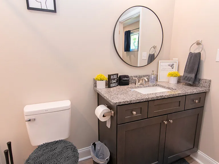 1517 Stamps St — Photo 5