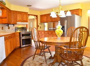 2040 W Cedar St, Oak Creek, WI 53154