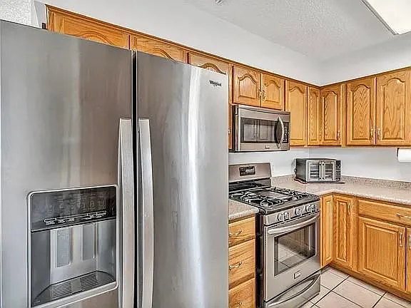 608 Oak Ln — Photo 8