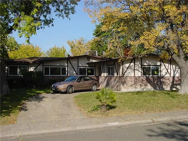 7415 Summer Ave photo 1