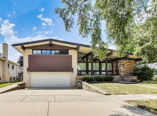 10020 S Karlov Ave, Oak Lawn, IL 60453