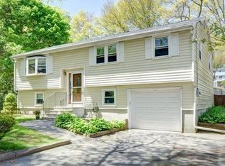 12 Woodbine Rd, Billerica, MA 01821