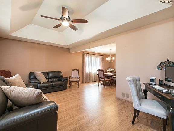 2nd image of 8867 Marshfield Ln