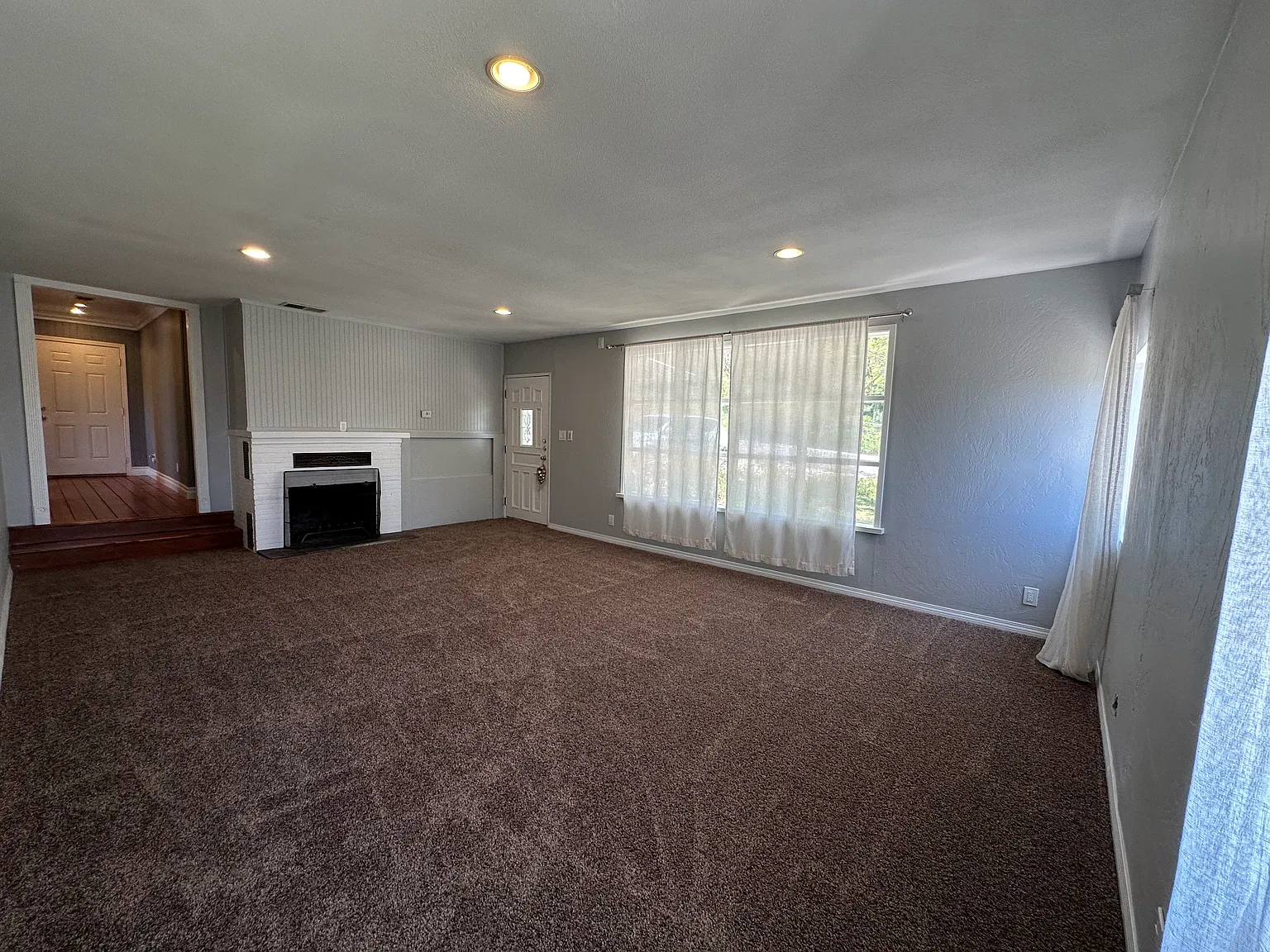 2 bed, 1.5 bath, 1325 sqft, $3,950 — Photo 3