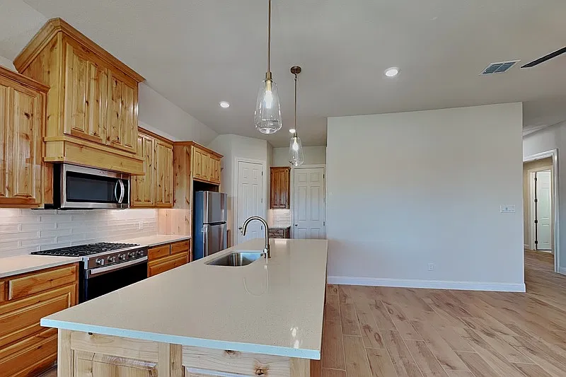 3 bed, 2.5 bath, 2572 sqft, $2,700 — Photo 4